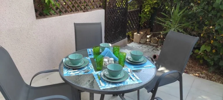 3 Bedroom House for Sale in Tombs Of the Kings, Paphos District