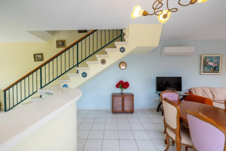 3 Bedroom House for Sale in Tombs Of the Kings, Paphos District