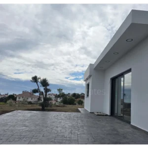 2 Bedroom House for Rent in Parekklisia, Limassol District