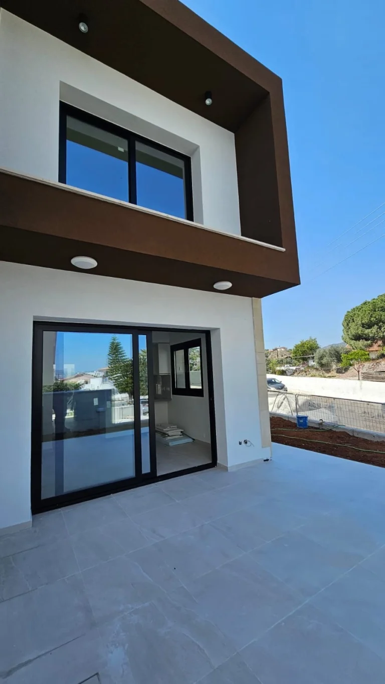 2 Bedroom House for Rent in Parekklisia, Limassol District