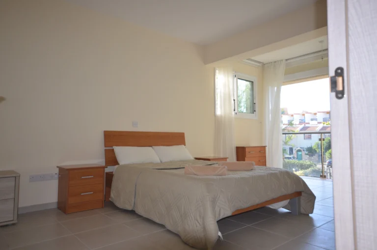 3 Bedroom House for Sale in Tombs Of the Kings, Paphos District