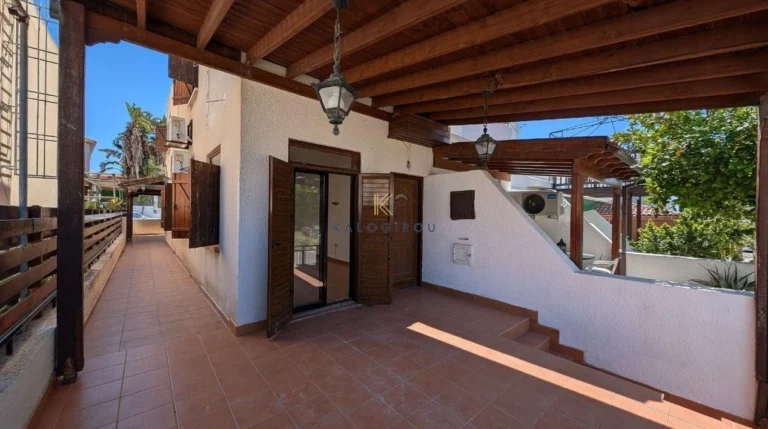 2 Bedroom House for Sale in Oroklini, Larnaca District