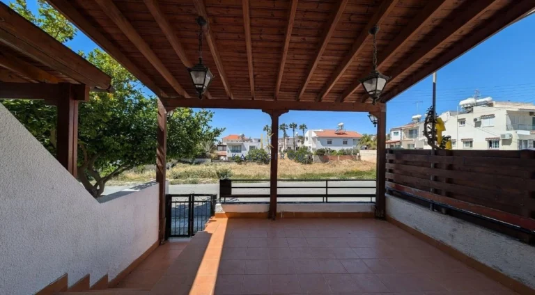 2 Bedroom House for Sale in Oroklini, Larnaca District