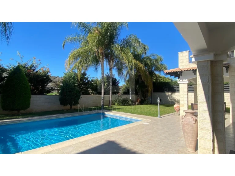 3 Bedroom House for Sale in Agios Tychonas, Limassol District