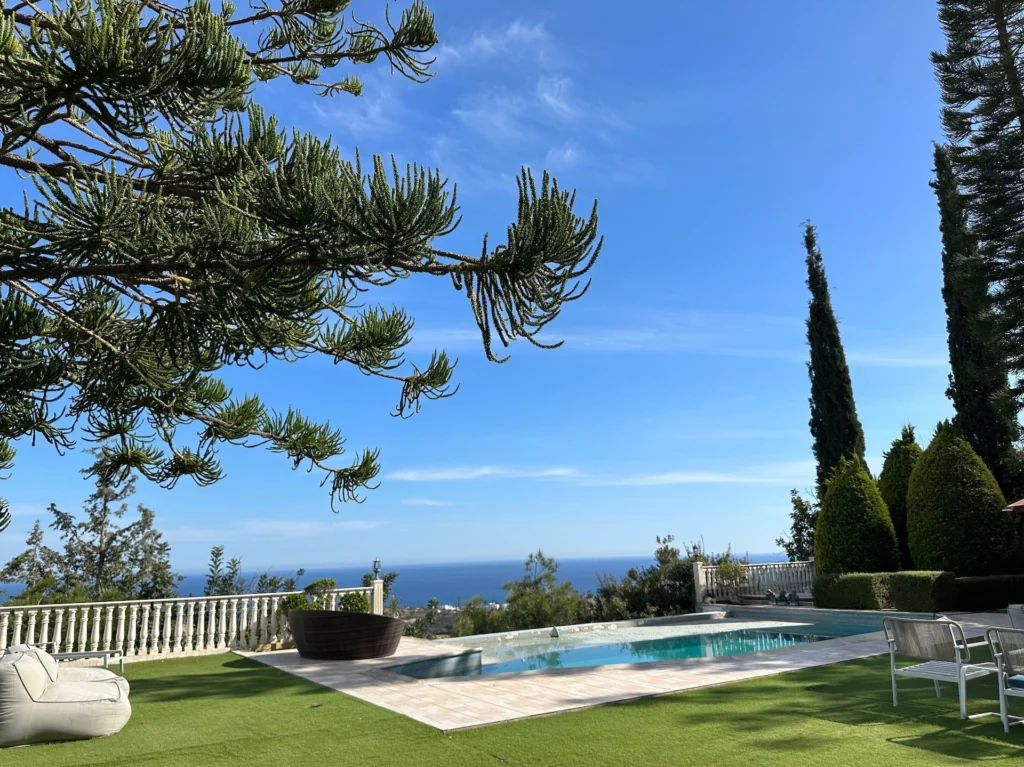 5 Bedroom House for Sale in Agios Tychonas, Limassol District