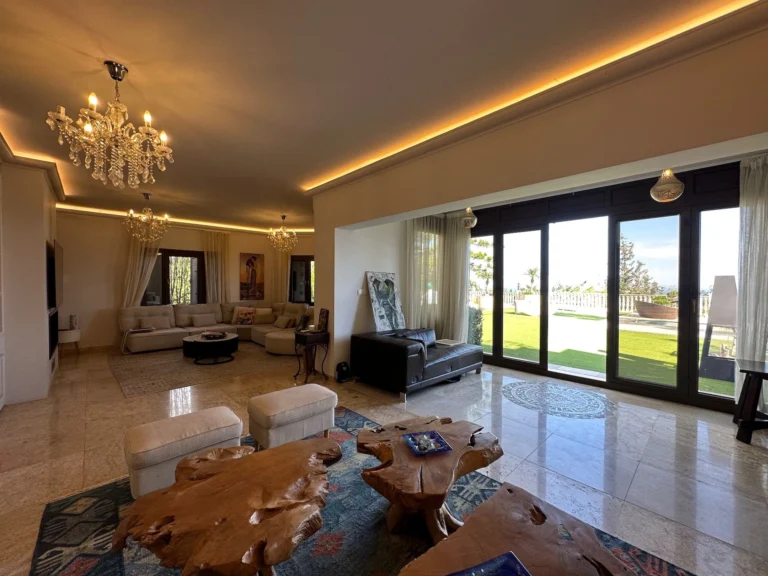 5 Bedroom House for Sale in Agios Tychonas, Limassol District