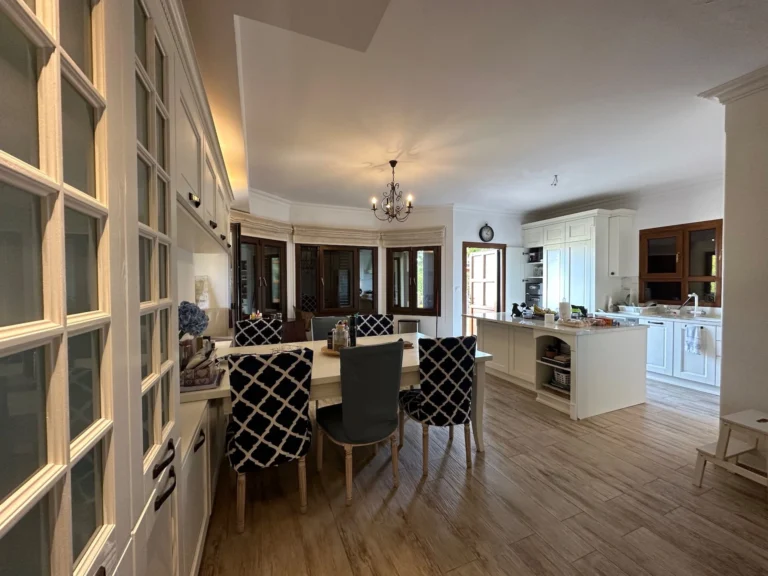 5 Bedroom House for Sale in Agios Tychonas, Limassol District