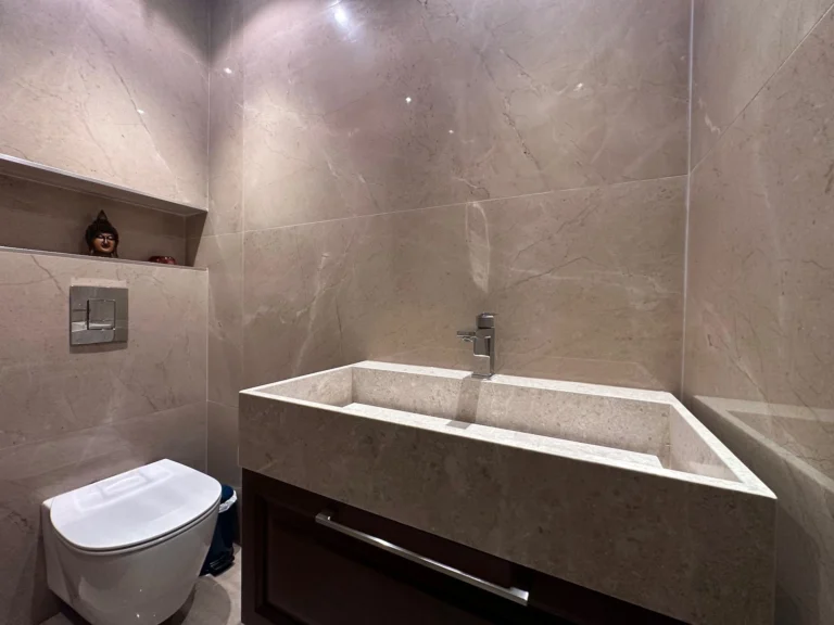 5 Bedroom House for Sale in Agios Tychonas, Limassol District