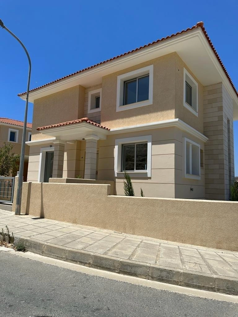 5 Bedroom House for Sale in Agios Tychonas, Limassol District