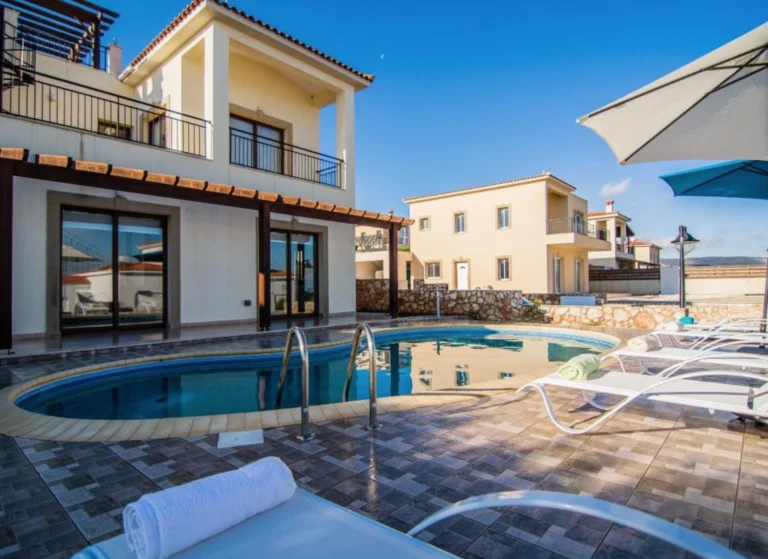 3 Bedroom House for Sale in Neo Chorio Pafou, Paphos District