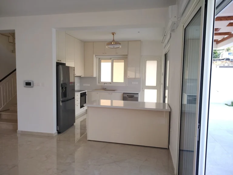 5 Bedroom House for Sale in Palodeia, Limassol District