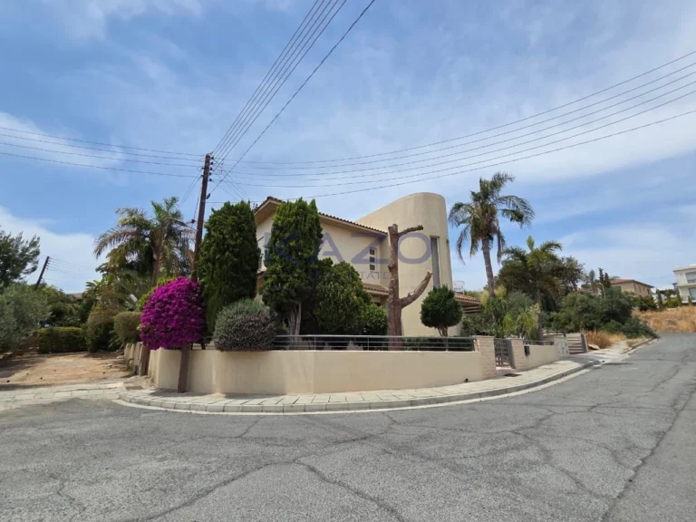4 Bedroom House for Sale in Limassol – Agios Athanasios