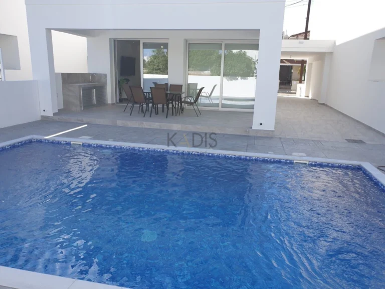 4 Bedroom House for Sale in Livadia Larnakas, Larnaca District