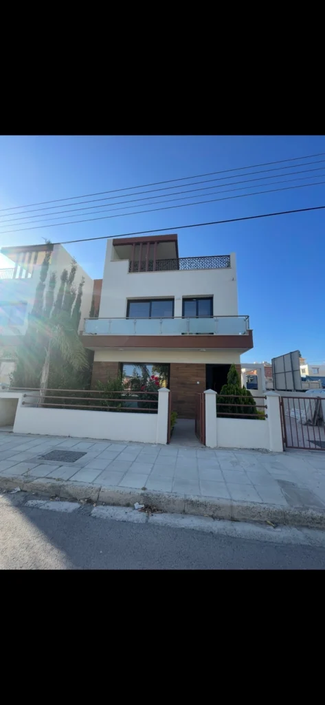 3 Bedroom House for Sale in Limassol – Agios Athanasios
