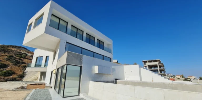 6+ Bedroom House for Rent in Agios Tychonas, Limassol District