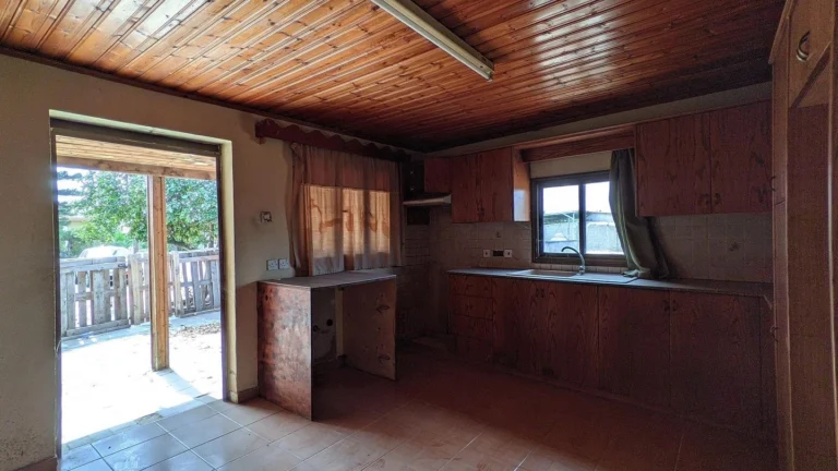 95m² Commercial for Sale in Frenaros, Famagusta District