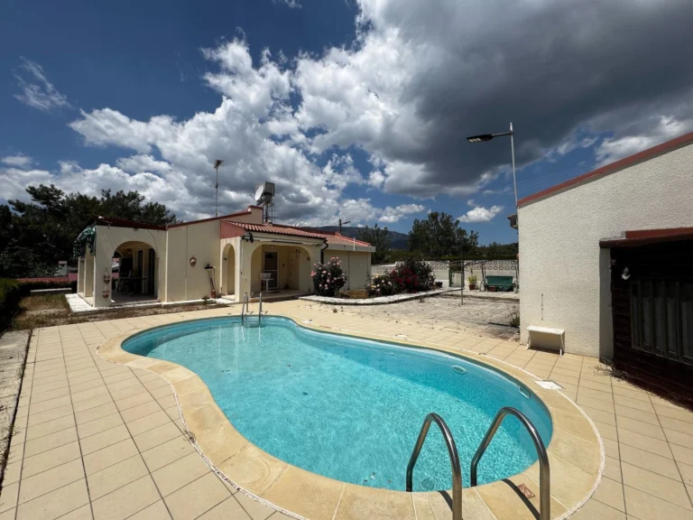 2 Bedroom House for Rent in Trimiklini, Limassol District