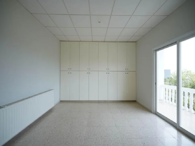 5 Bedroom House for Sale in Palaiometocho, Nicosia District