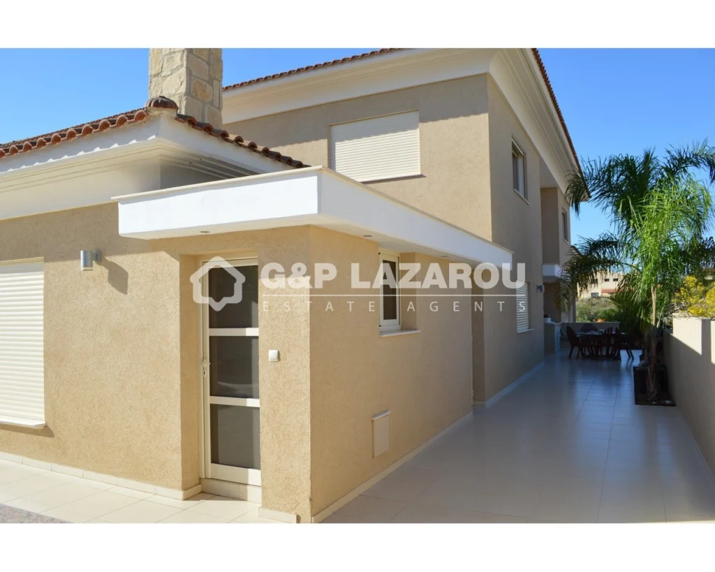 5 Bedroom House for Sale in Limassol – Agios Athanasios