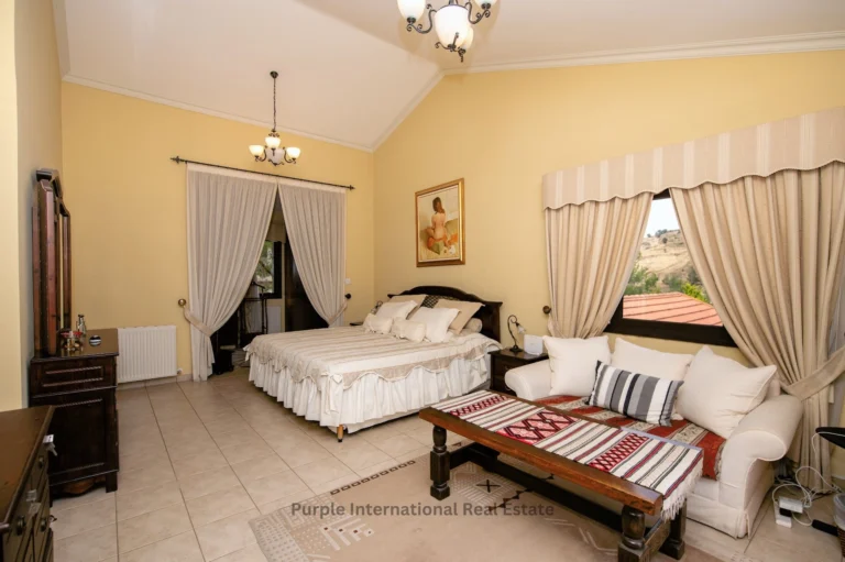 5 Bedroom House for Sale in Mosfiloti, Larnaca District