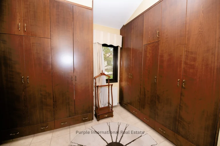 5 Bedroom House for Sale in Mosfiloti, Larnaca District