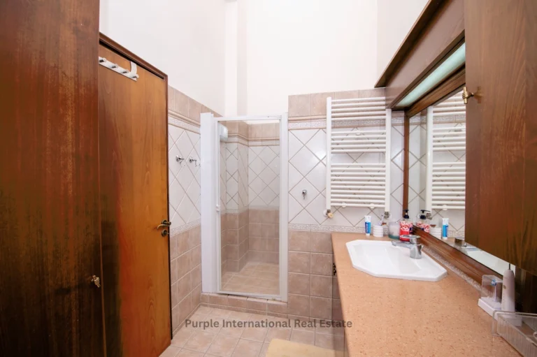 5 Bedroom House for Sale in Mosfiloti, Larnaca District