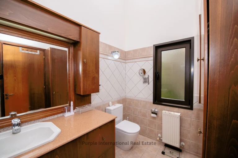 5 Bedroom House for Sale in Mosfiloti, Larnaca District