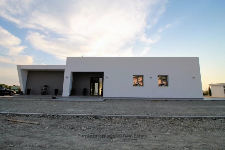 4 Bedroom House for Sale in Paphos – Emba