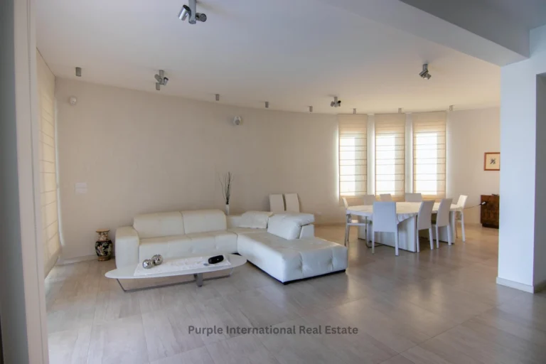 400m² House for Sale in Famagusta District