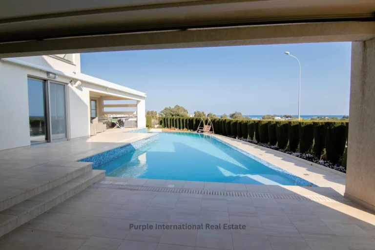 400m² House for Sale in Famagusta District