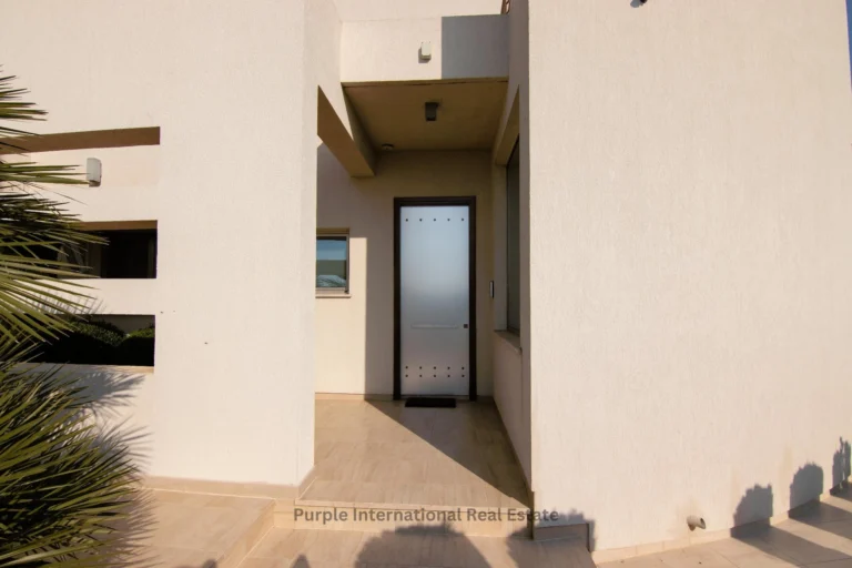 400m² House for Sale in Famagusta District