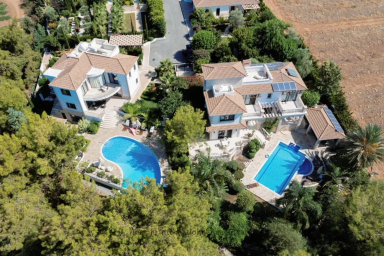 5 Bedroom House for Sale in Argaka, Paphos District