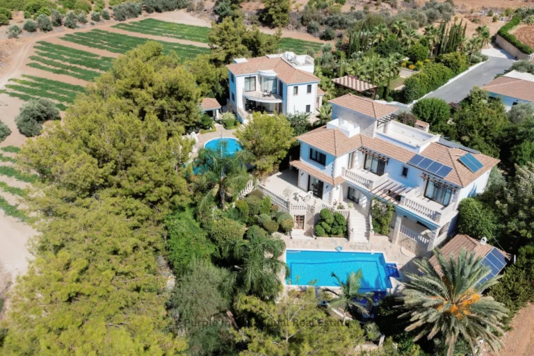 5 Bedroom House for Sale in Argaka, Paphos District