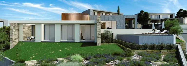 5 Bedroom House for Sale in Sea Caves, Paphos District