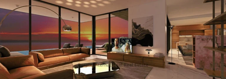 5 Bedroom House for Sale in Sea Caves, Paphos District
