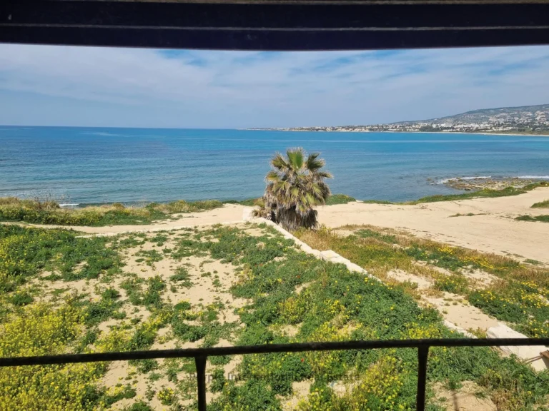 5 Bedroom House for Sale in Kissonerga, Paphos District