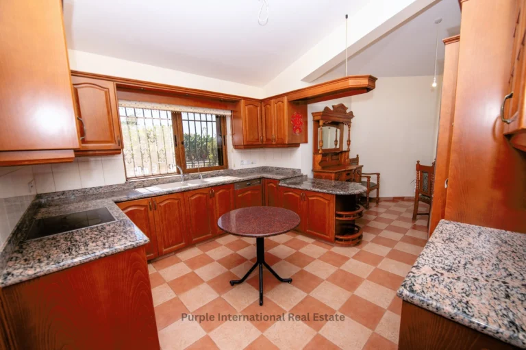 3 Bedroom House for Sale in Sea Caves, Paphos District