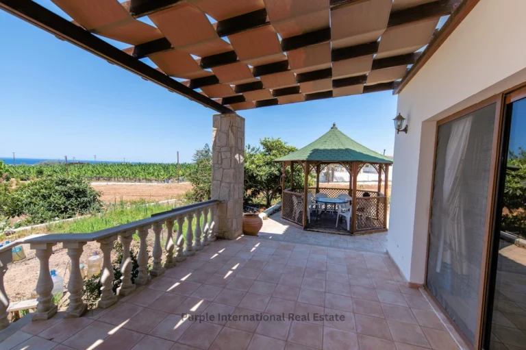 3 Bedroom House for Sale in Sea Caves, Paphos District