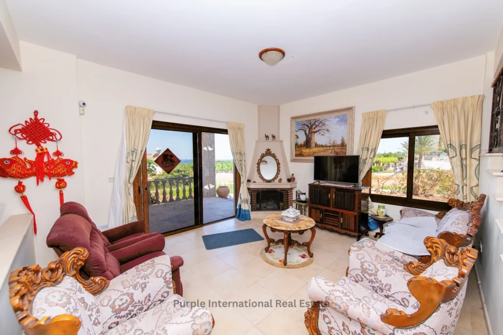 3 Bedroom House for Sale in Sea Caves, Paphos District