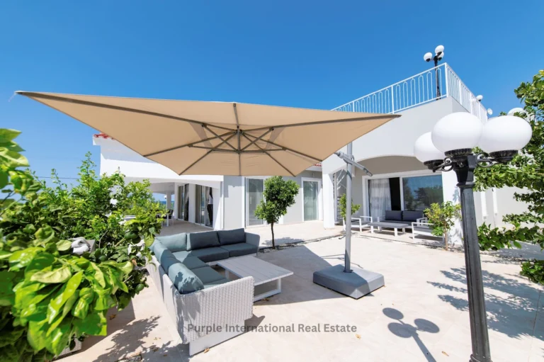 4 Bedroom House for Sale in Sea Caves, Paphos District