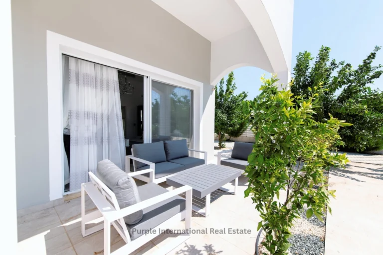 4 Bedroom House for Sale in Sea Caves, Paphos District