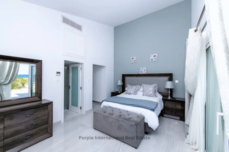 4 Bedroom House for Sale in Sea Caves, Paphos District