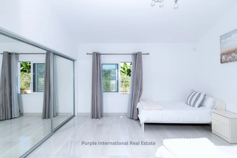 4 Bedroom House for Sale in Sea Caves, Paphos District