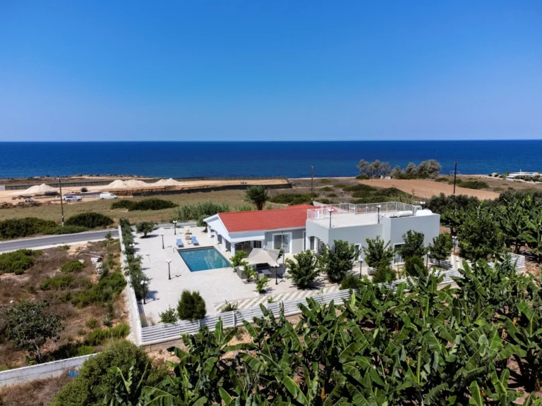 4 Bedroom House for Sale in Sea Caves, Paphos District