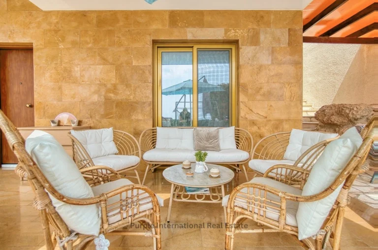 4 Bedroom House for Sale in Chlorakas, Paphos District