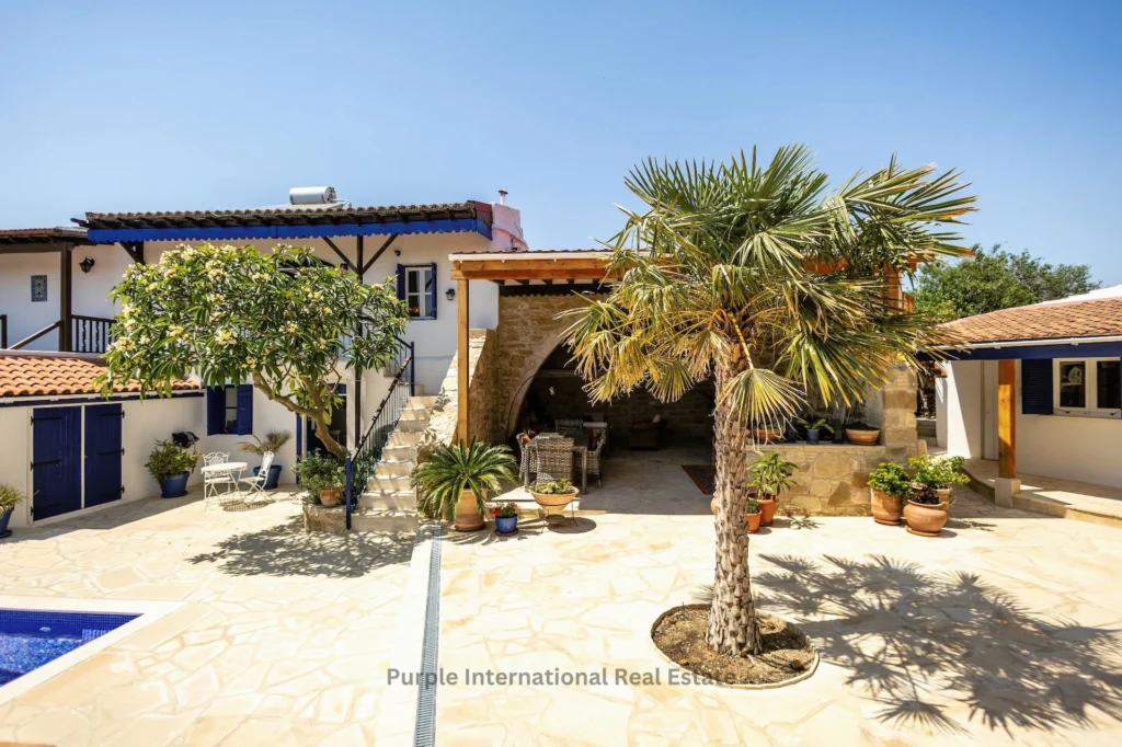 5 Bedroom House for Sale in Maroni, Larnaca District