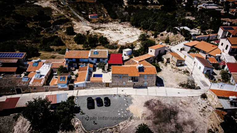 5 Bedroom House for Sale in Maroni, Larnaca District