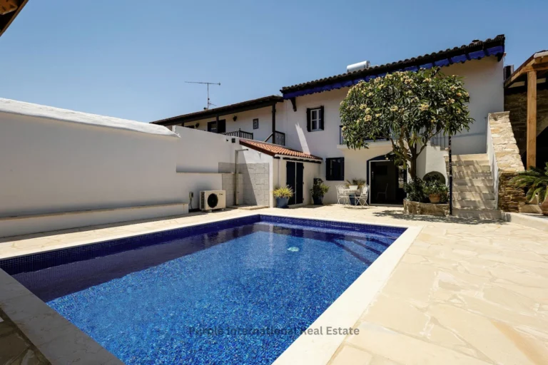 5 Bedroom House for Sale in Maroni, Larnaca District