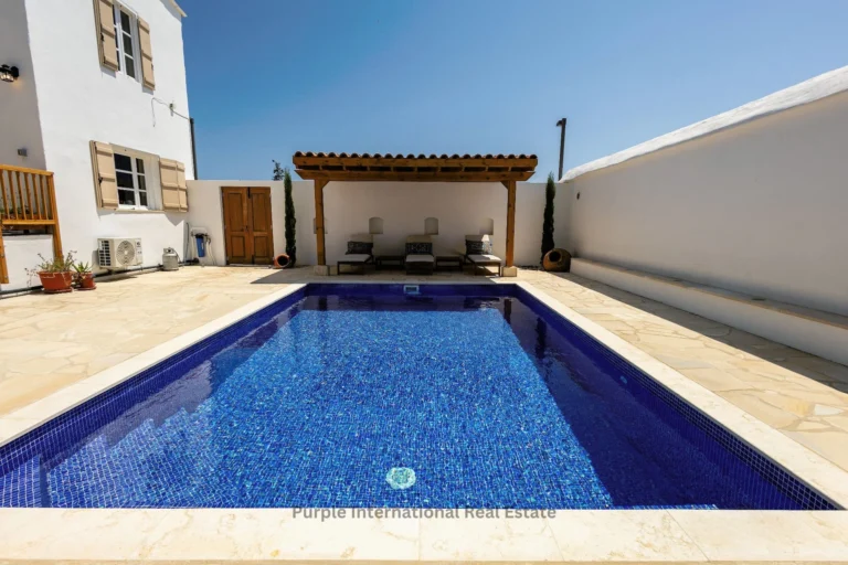 5 Bedroom House for Sale in Maroni, Larnaca District