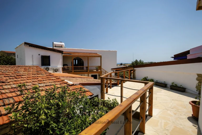 5 Bedroom House for Sale in Maroni, Larnaca District